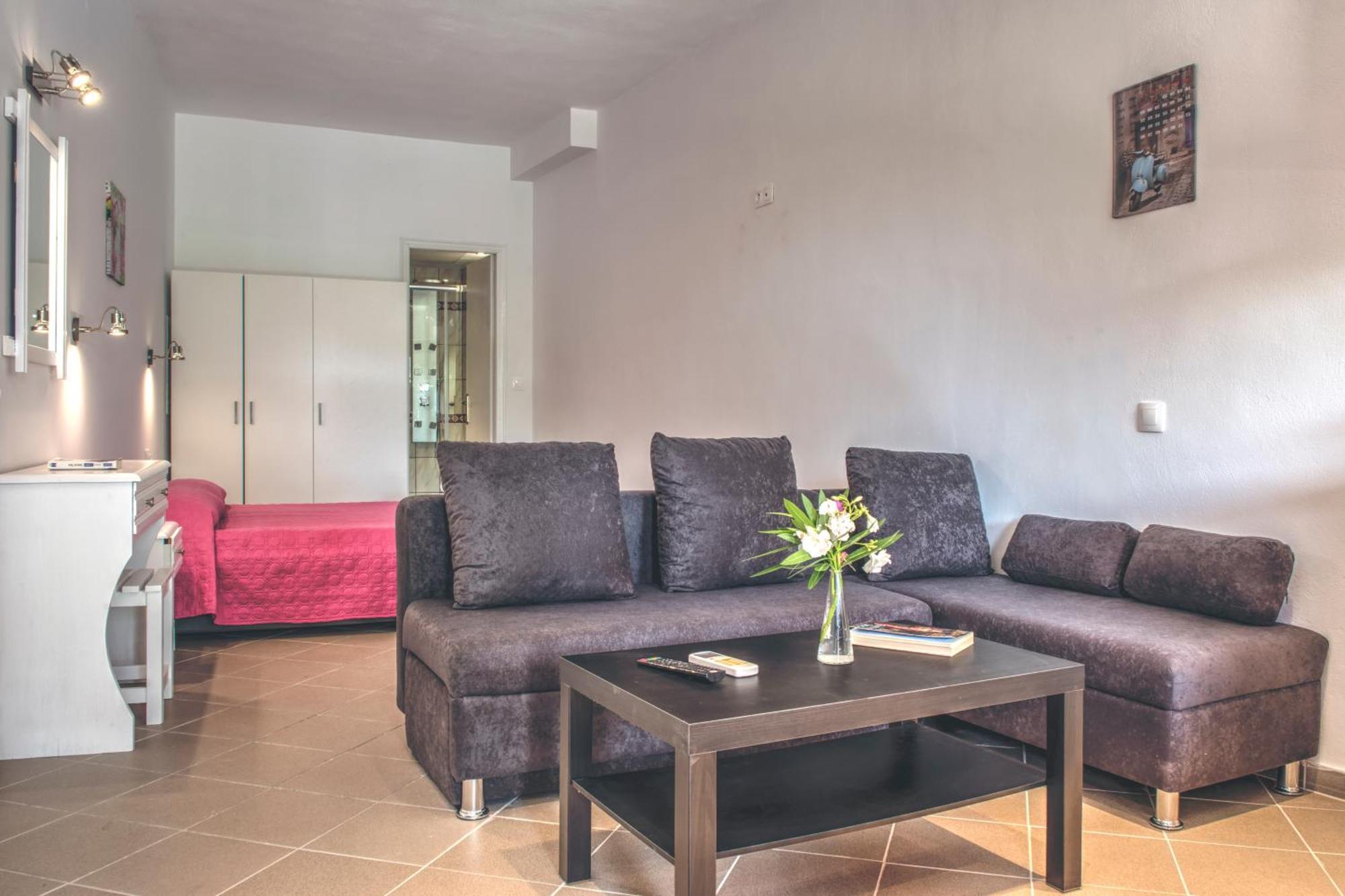 ارمونس The Palm Garden - Idyllic Pool Apartments In A Green Oasis المظهر الخارجي الصورة